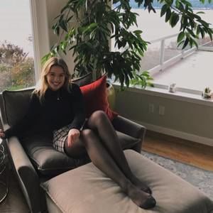 Meet your Posher, Caitlyn